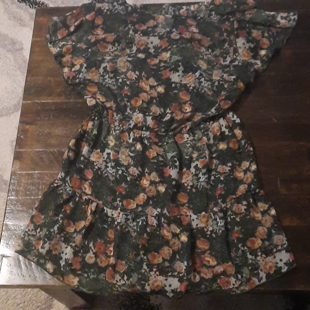 Ruffle‎ blouse - Picture 6 of 6